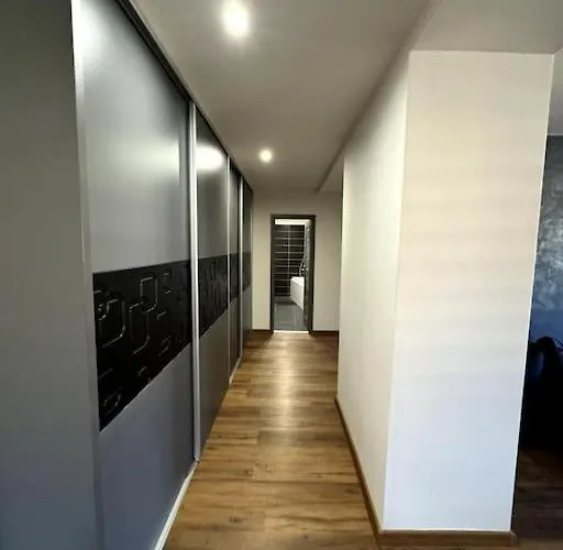 Modern Apartment In City Centre